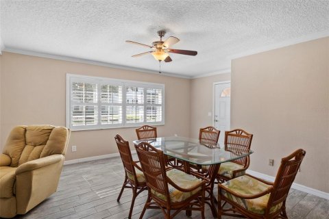House in Tampa, Florida 3 bedrooms, 111.85 sq.m. № 1855431 - photo 7