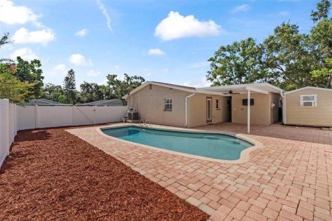 House in Tampa, Florida 3 bedrooms, 111.85 sq.m. № 1855431 - photo 29