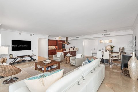 Condo in Hallandale Beach, Florida, 2 bedrooms  № 1888764 - photo 30