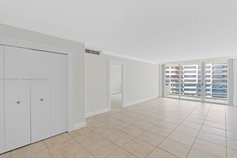 Copropriété à louer à Miami Beach, Floride: 2 chambres, 96.62 m2 № 1896816 - photo 4