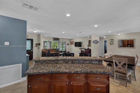 Casa en venta en Davie, Florida, 3 dormitorios, 183.11 m2 № 1838675 - foto 20