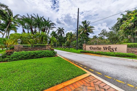 Casa en venta en Davie, Florida, 3 dormitorios, 183.11 m2 № 1838675 - foto 2