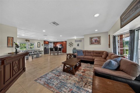 Casa en venta en Davie, Florida, 3 dormitorios, 183.11 m2 № 1838675 - foto 9