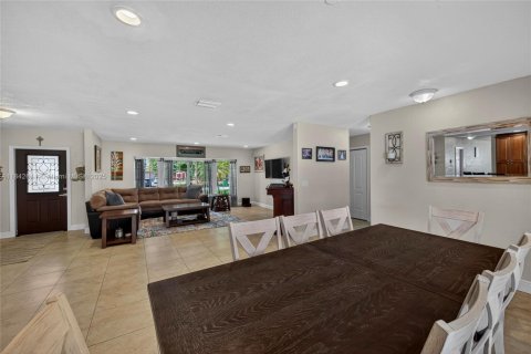 Casa en venta en Davie, Florida, 3 dormitorios, 183.11 m2 № 1838675 - foto 13