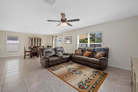 House in Bradenton, Florida 4 bedrooms, 208.84 sq.m. № 1737196 - photo 5
