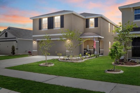 House in Bradenton, Florida 4 bedrooms, 208.84 sq.m. № 1737196 - photo 1