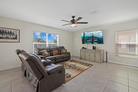 House in Bradenton, Florida 4 bedrooms, 208.84 sq.m. № 1737196 - photo 6