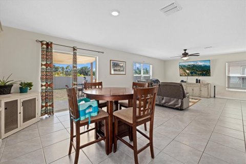 House in Bradenton, Florida 4 bedrooms, 208.84 sq.m. № 1737196 - photo 3