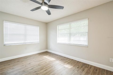 House in Edgewater, Florida 3 bedrooms, 163.51 sq.m. № 1825056 - photo 18