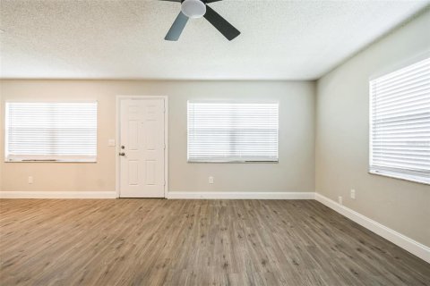 House in Edgewater, Florida 3 bedrooms, 163.51 sq.m. № 1825056 - photo 11
