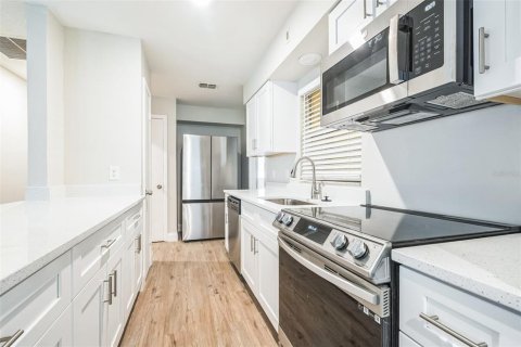 House in Edgewater, Florida 3 bedrooms, 163.51 sq.m. № 1825056 - photo 3