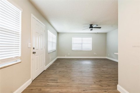 House in Edgewater, Florida 3 bedrooms, 163.51 sq.m. № 1825056 - photo 10