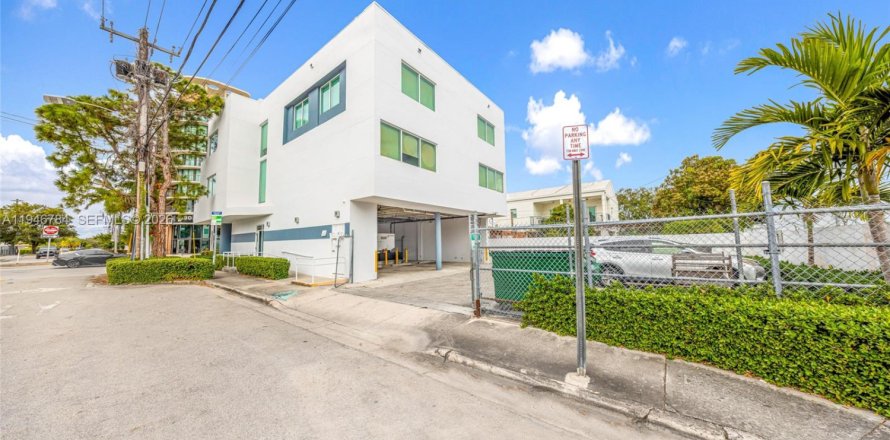 Immobilier commercial à Miami, Floride № 2088946
