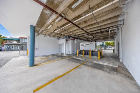 Immobilier commercial à vendre à Miami, Floride № 2088946 - photo 9