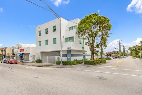 Immobilier commercial à vendre à Miami, Floride № 2088946 - photo 2