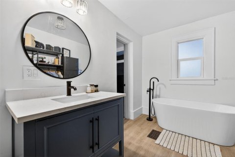 Casa en venta en Saint Petersburg, Florida, 4 dormitorios, 187.66 m2 № 2101540 - foto 18