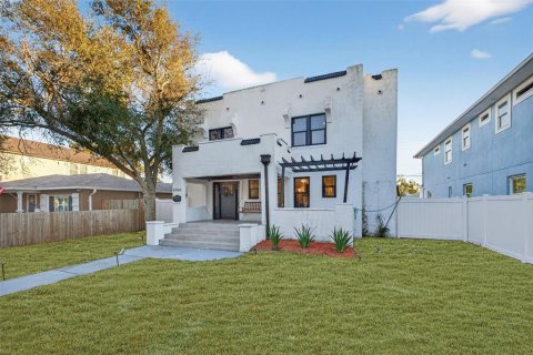 Casa en venta en Saint Petersburg, Florida, 4 dormitorios, 187.66 m2 № 2101540 - foto 2