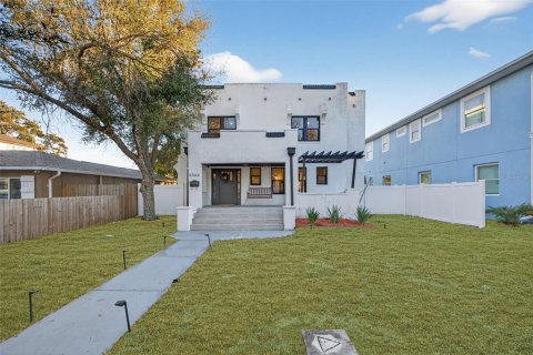 Casa en Saint Petersburg, Florida 4 dormitorios, 187.66 m2 № 2101540