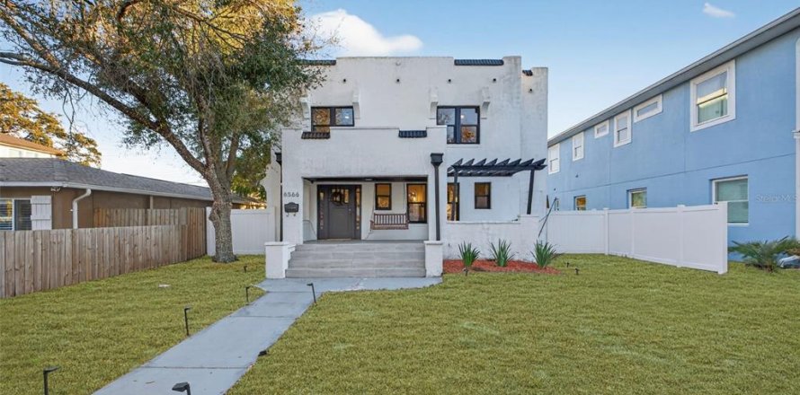 Casa en Saint Petersburg, Florida 4 dormitorios, 187.66 m2 № 2101540