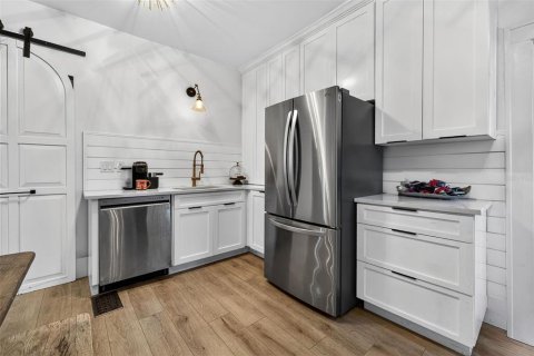 Casa en venta en Saint Petersburg, Florida, 4 dormitorios, 187.66 m2 № 2101540 - foto 11