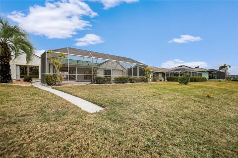House in Punta Gorda, Florida 3 bedrooms, 151.9 sq.m. № 1717553 - photo 23