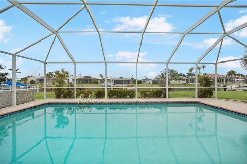 House in Punta Gorda, Florida 3 bedrooms, 151.9 sq.m. № 1717553 - photo 3