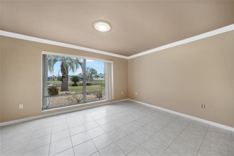 House in Punta Gorda, Florida 3 bedrooms, 151.9 sq.m. № 1717553 - photo 14