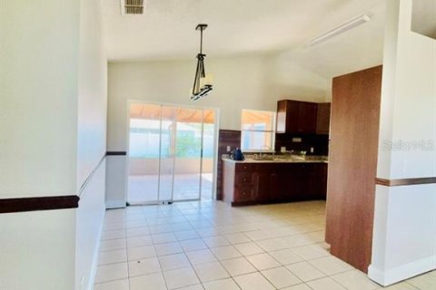Casa en alquiler en Kissimmee, Florida, 3 dormitorios, 102.94 m2 № 1915113 - foto 5