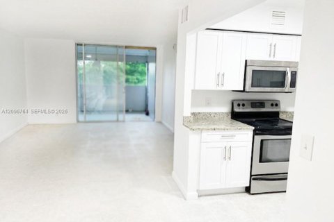 Copropriété à louer à Lauderhill, Floride: 1 chambre, 74.32 m2 № 2390499 - photo 5