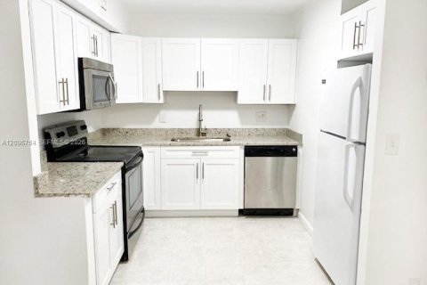 Copropriété à louer à Lauderhill, Floride: 1 chambre, 74.32 m2 № 2390499 - photo 4