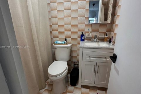 Immobilier commercial à vendre à Miami, Floride: 185.9 m2 № 2003767 - photo 15