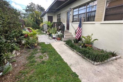 Купить коммерческую недвижимость в Майами, Флорида 185.9м2, № 2003767 - фото 4