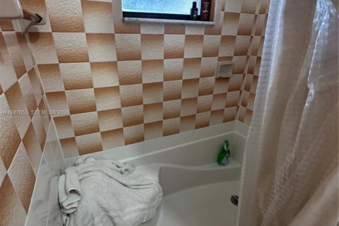 Купить коммерческую недвижимость в Майами, Флорида 185.9м2, № 2003767 - фото 12