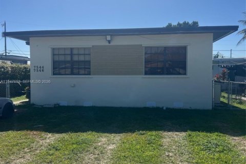 Immobilier commercial à Miami, Floride 185.9 m2 № 2003767