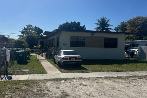 Immobilier commercial à vendre à Miami, Floride: 185.9 m2 № 2003767 - photo 3