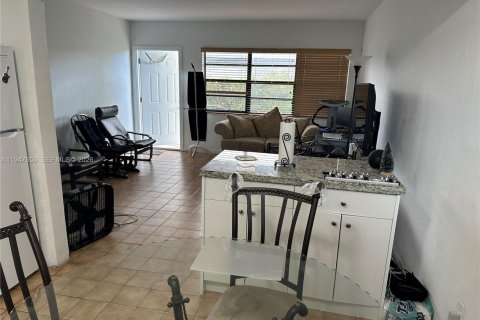 Купить коммерческую недвижимость в Майами, Флорида 185.9м2, № 2003767 - фото 6