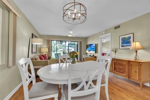 Condo in Sarasota, Florida, 2 bedrooms № 2198393 - photo 8