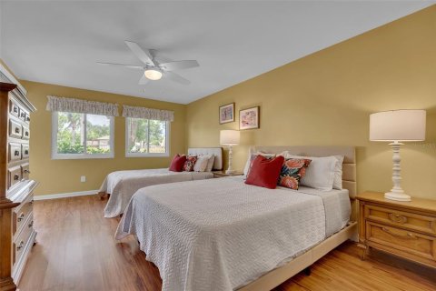 Condo in Sarasota, Florida, 2 bedrooms № 2198393 - photo 16