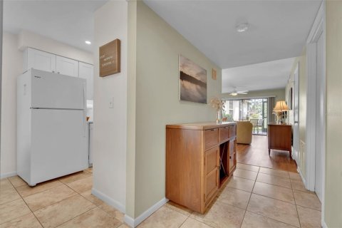 Condo in Sarasota, Florida, 2 bedrooms № 2198393 - photo 26