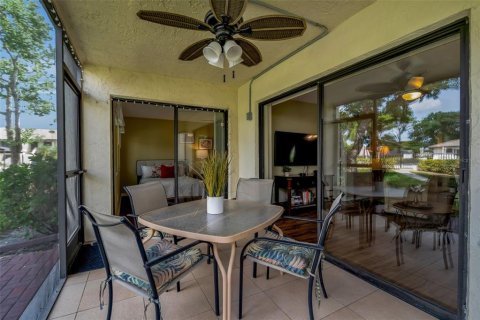 Condo in Sarasota, Florida, 2 bedrooms № 2198393 - photo 15