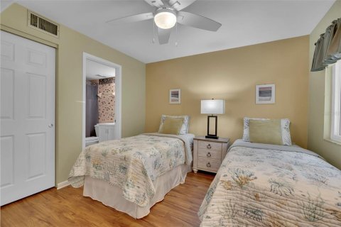 Condo in Sarasota, Florida, 2 bedrooms № 2198393 - photo 22