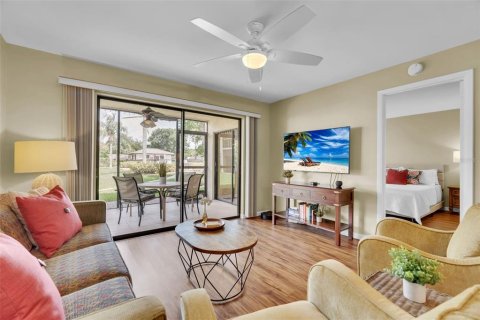 Condo in Sarasota, Florida, 2 bedrooms № 2198393 - photo 10