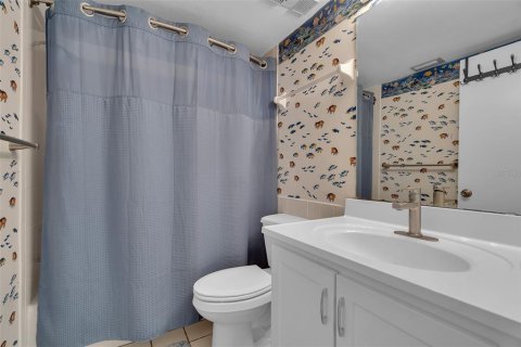 Condo in Sarasota, Florida, 2 bedrooms № 2198393 - photo 23