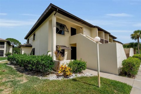 Condo in Sarasota, Florida, 2 bedrooms № 2198393