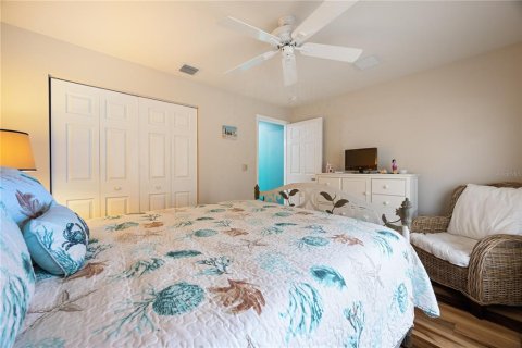House in Estero, Florida 3 bedrooms, 140.19 sq.m. № 1906756 - photo 30