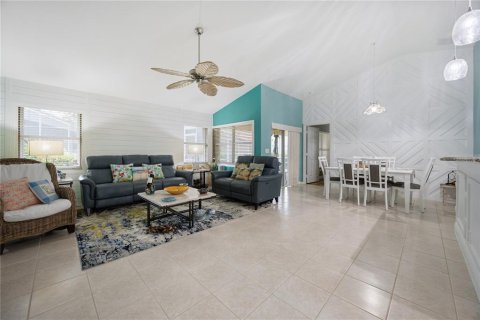 House in Estero, Florida 3 bedrooms, 140.19 sq.m. № 1906756 - photo 12