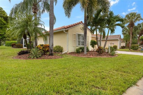 House in Estero, Florida 3 bedrooms, 140.19 sq.m. № 1906756 - photo 3