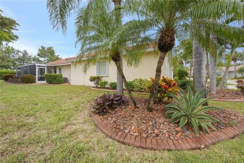 House in Estero, Florida 3 bedrooms, 140.19 sq.m. № 1906756 - photo 2