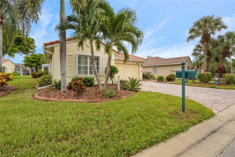 House in Estero, Florida 3 bedrooms, 140.19 sq.m. № 1906756 - photo 4