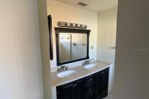 House in Orlando, Florida 3 bedrooms, 130.53 sq.m. № 2212724 - photo 17